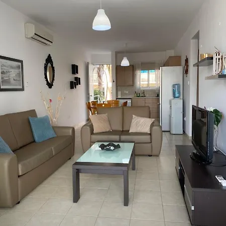 Phoenix 16 Paralimni