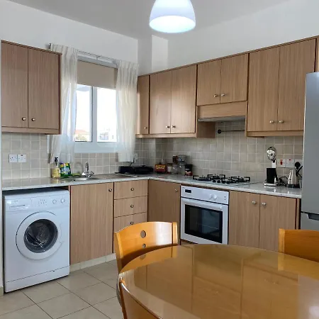 Phoenix 16 Apartman Paralímni